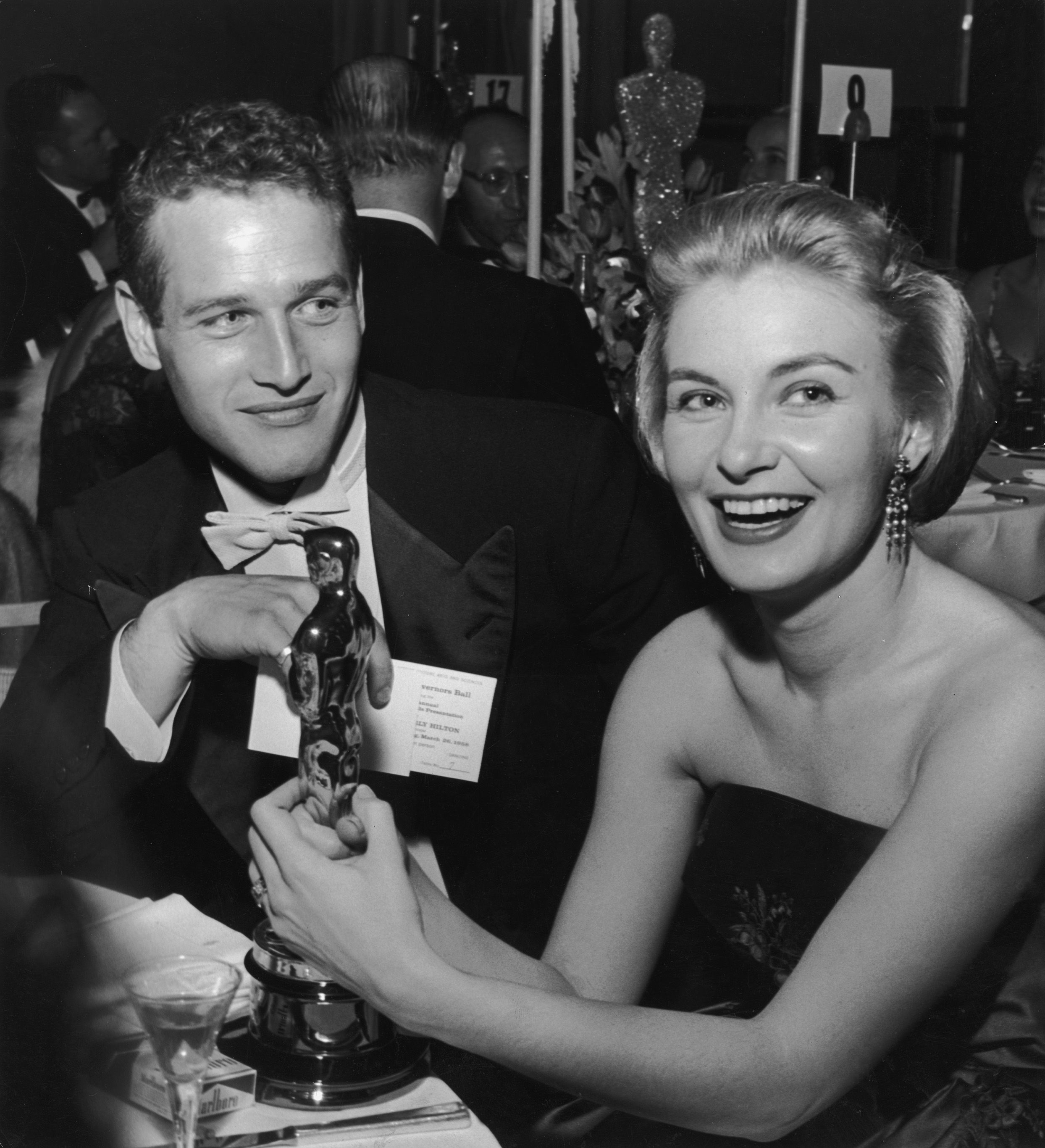 Vintage Photos of Oscars and Golden Globes Fashion - Audrey Hepburn, Grace Kelly, Marilyn Monroe Red Carpet Fashion Photos