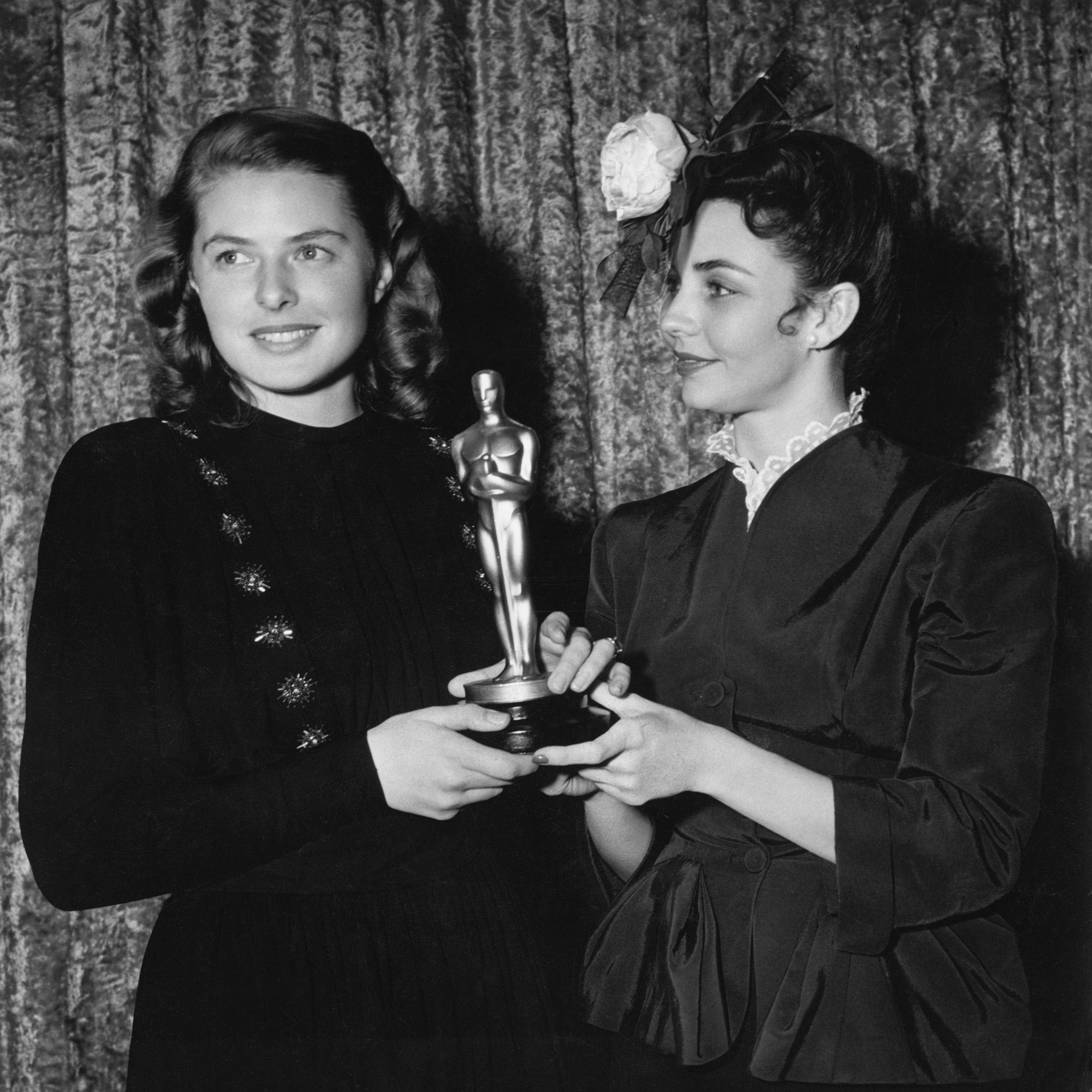 Ingrid Bergman with Academy Award ingrid bergman with academy award